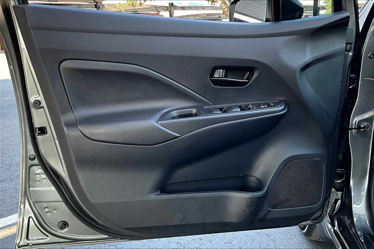 2025 Nissan Versa S photo 10