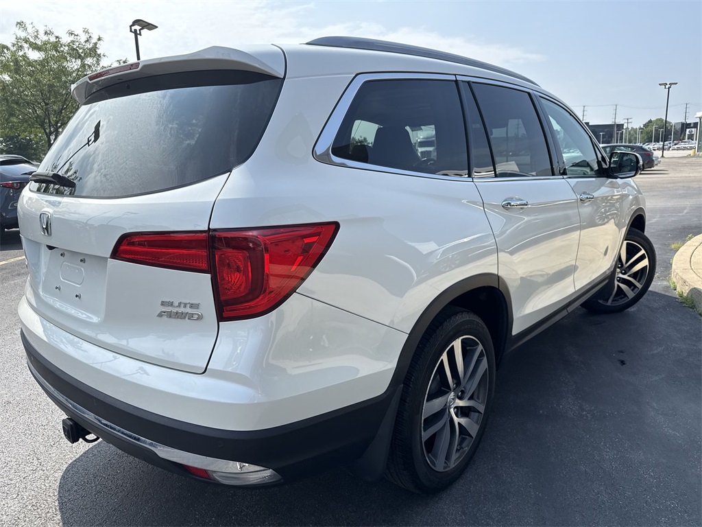 2016 Honda Pilot Elite photo 3
