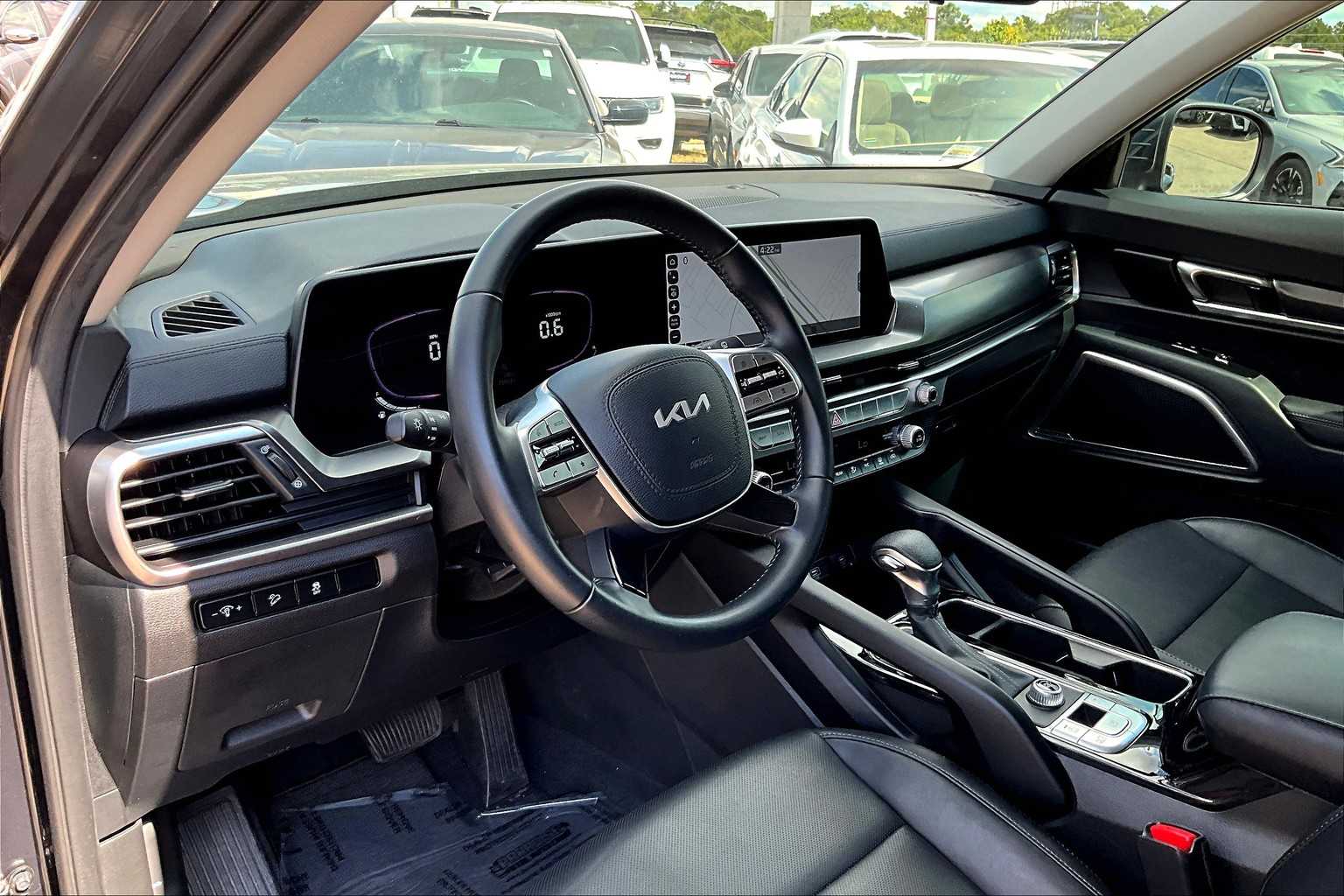 2024 Kia Telluride LX photo 15