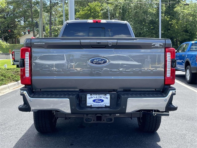 2025 Ford F-350 Lariat photo 2