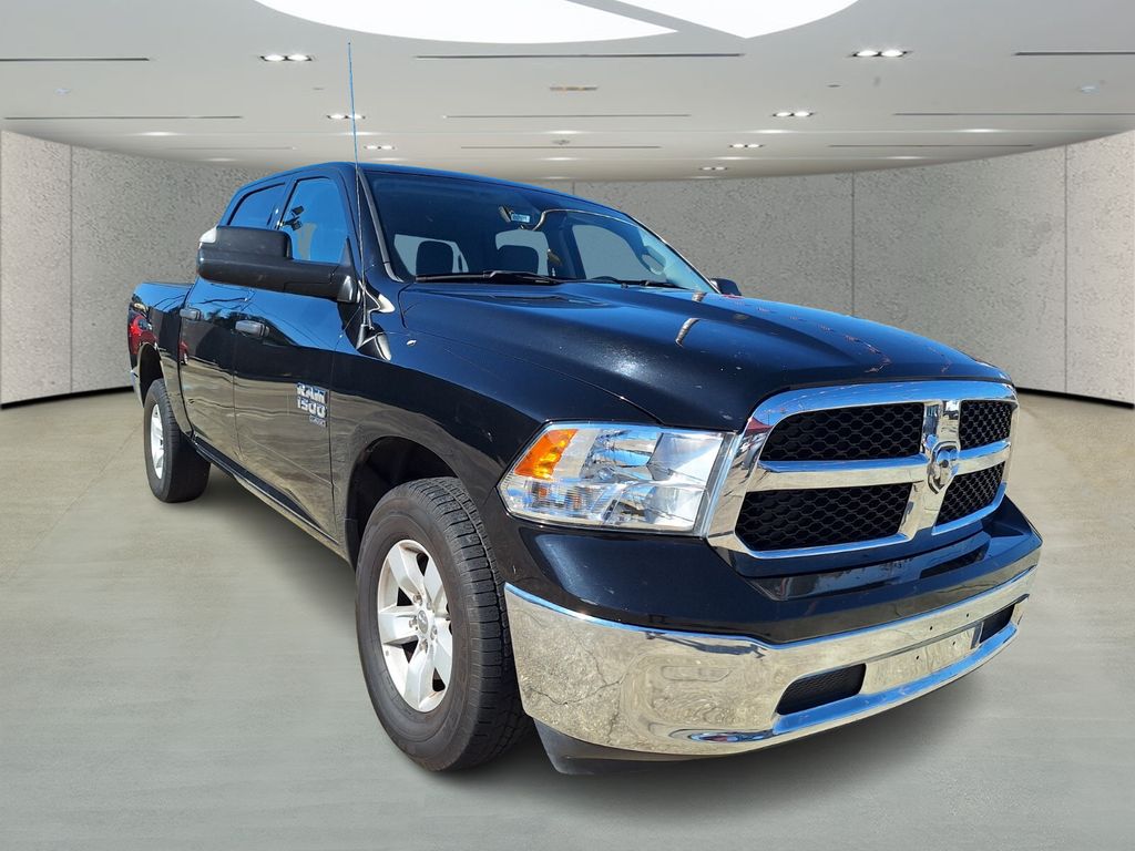 2023 Ram 1500 Classic SLT photo 4