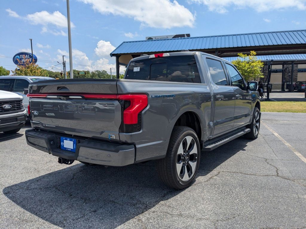 2025 Ford F-150 Lightning Platinum photo 4