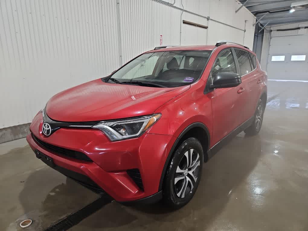 2016 Toyota RAV4 LE's photo