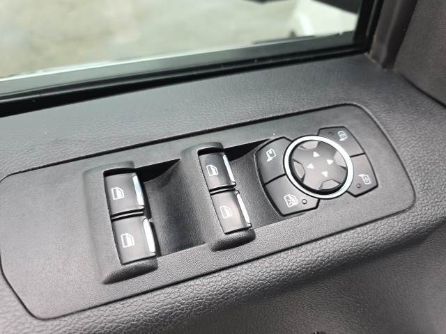 2016 Ford F-150 Platinum photo 26