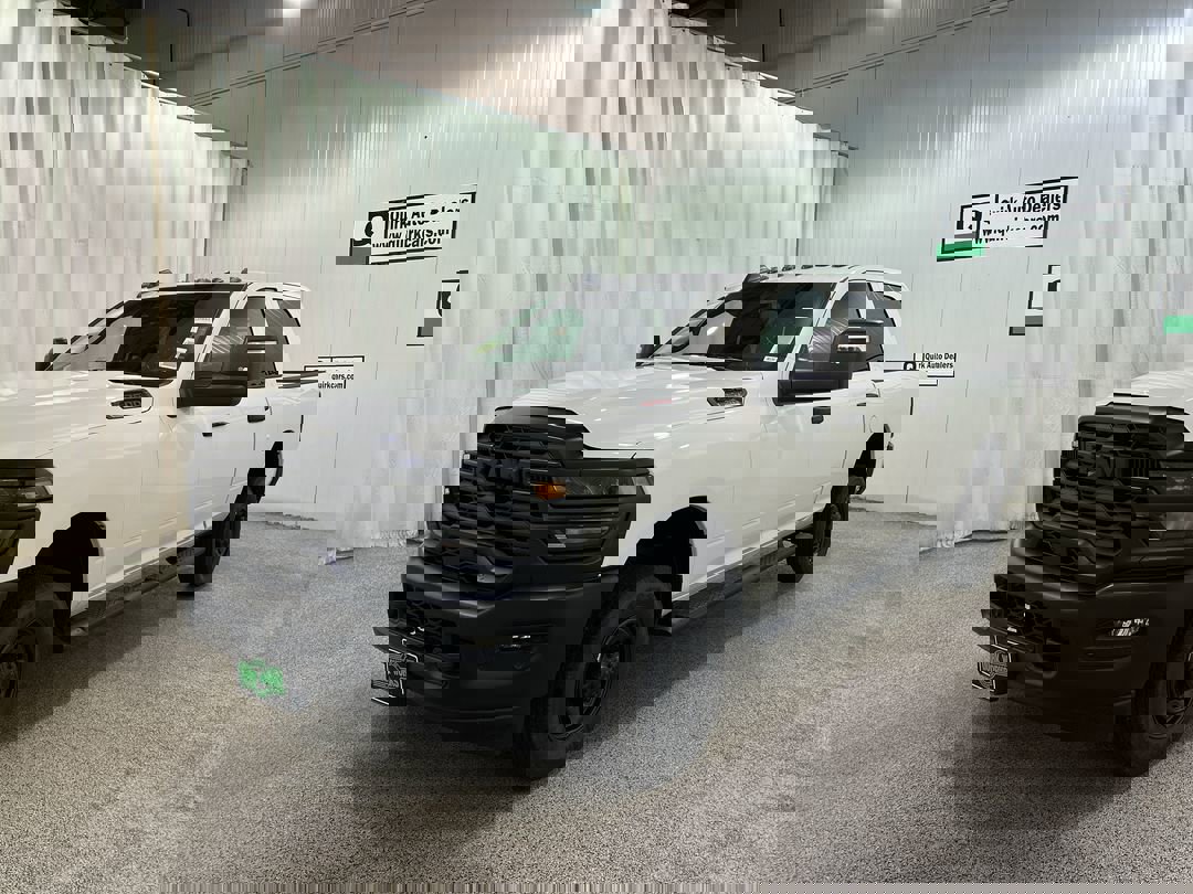 2025 Ram 2500 Tradesman photo 3