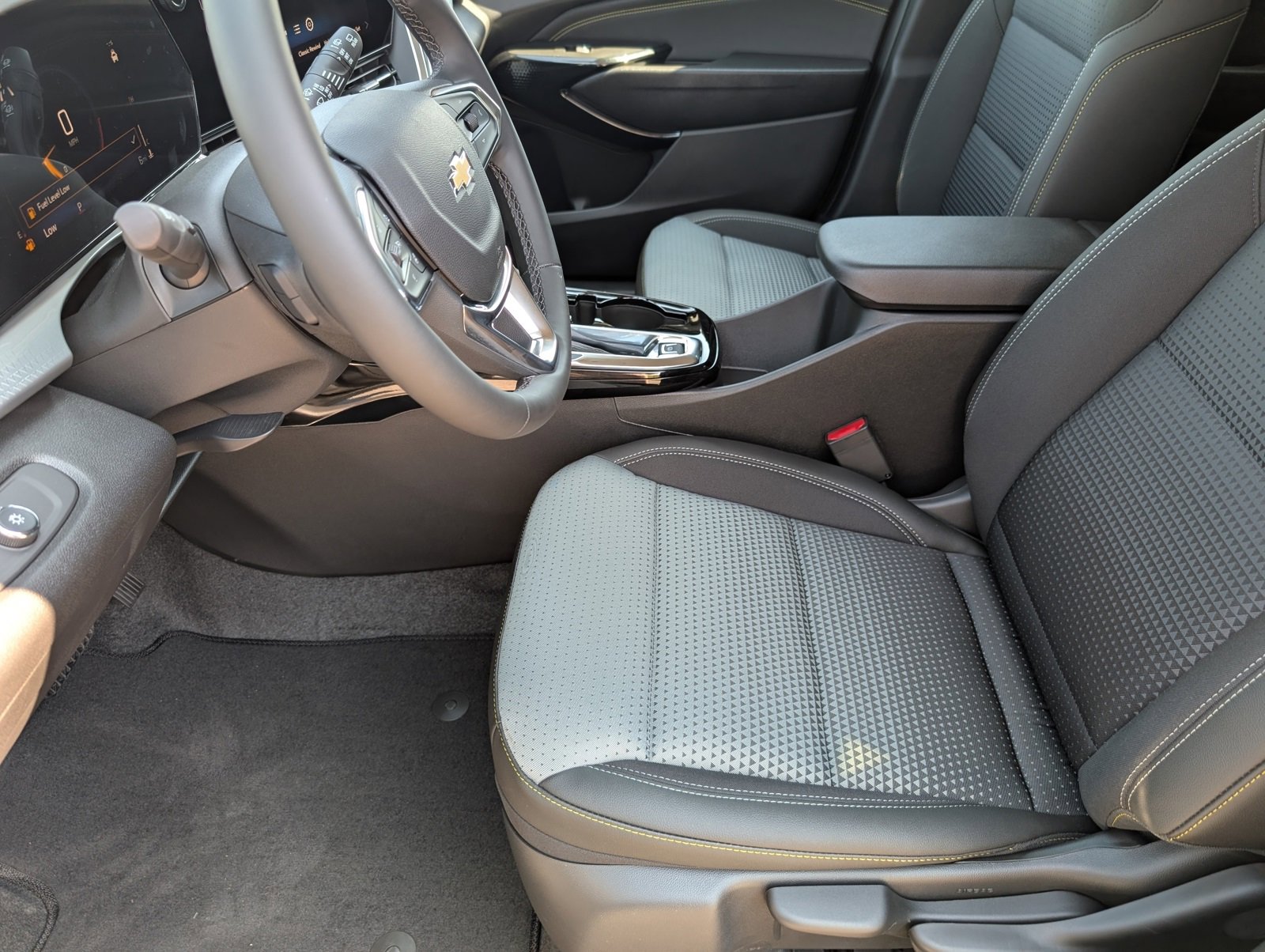 2026 Chevrolet Trax LT photo 7