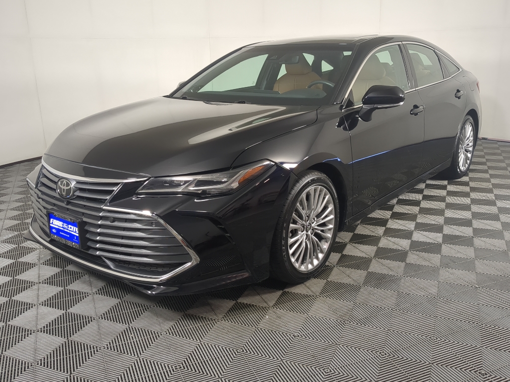 2020 Toyota Avalon Limited Hybrid photo 3
