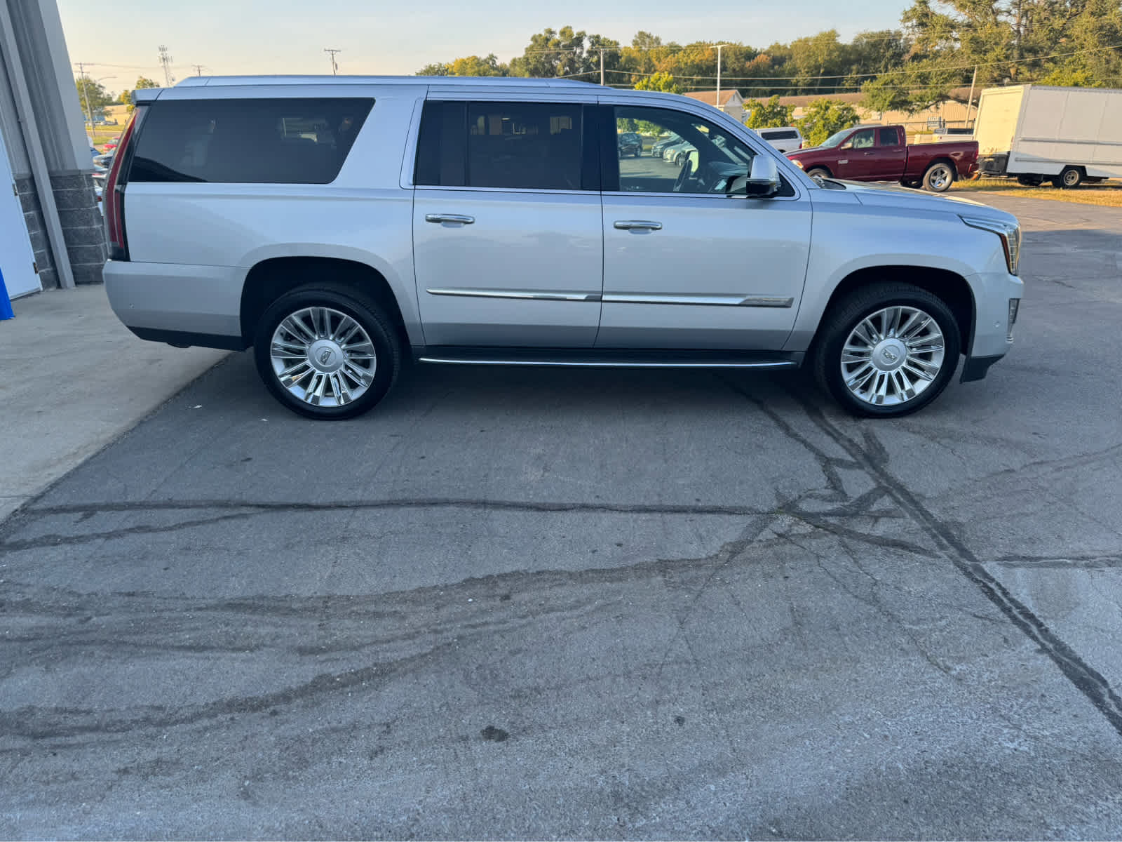 2017 Cadillac Escalade ESV Platinum photo 6