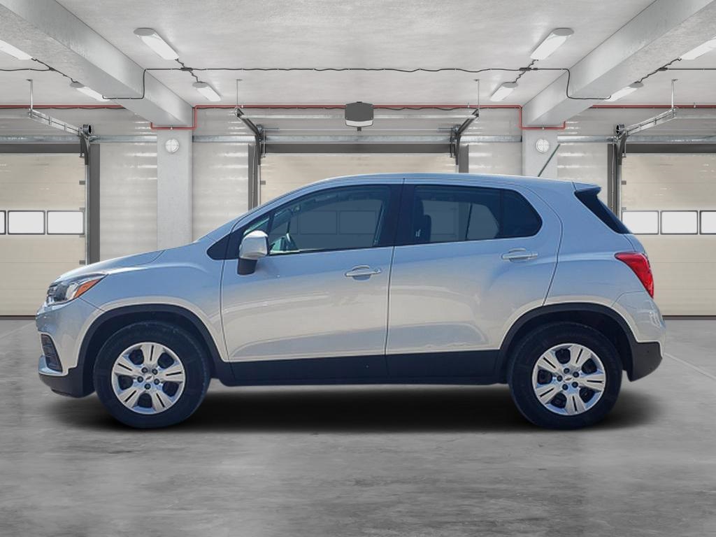 2017 Chevrolet Trax LS photo 3