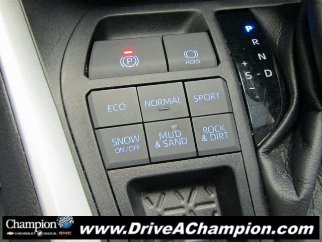 2021 Toyota RAV4 XLE photo 31