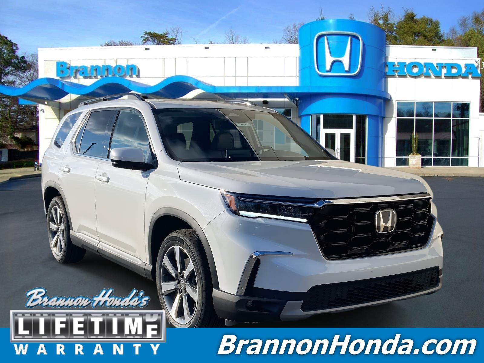 2025 Honda Pilot Touring's photo