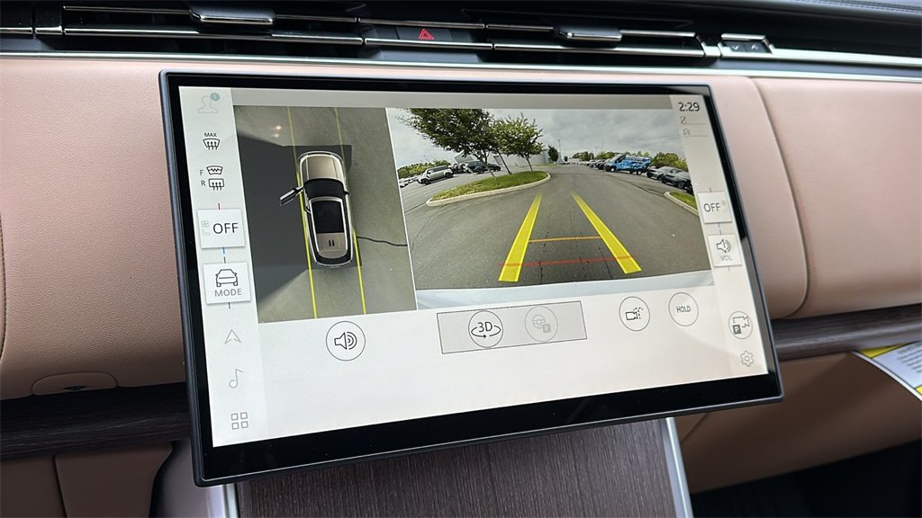 2025 Land Rover Range Rover SE photo 16
