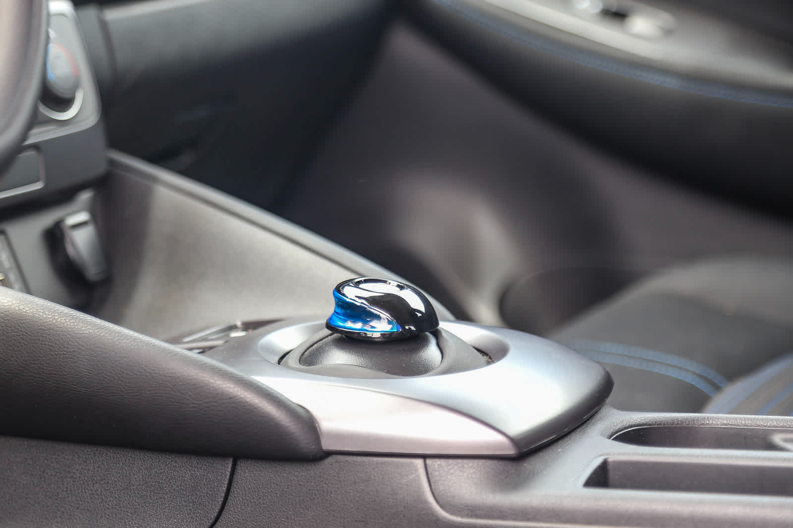 2025 Nissan Leaf S photo 21