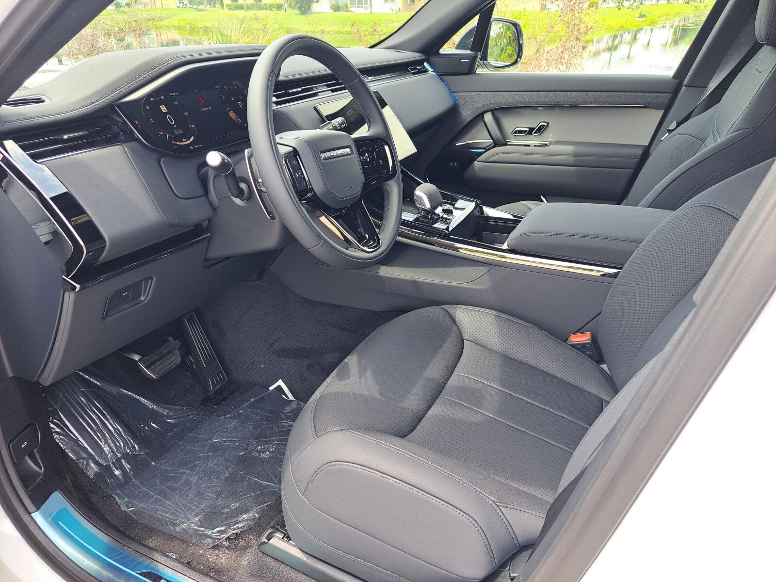 2025 Land Rover Range Rover Sport SE photo 11
