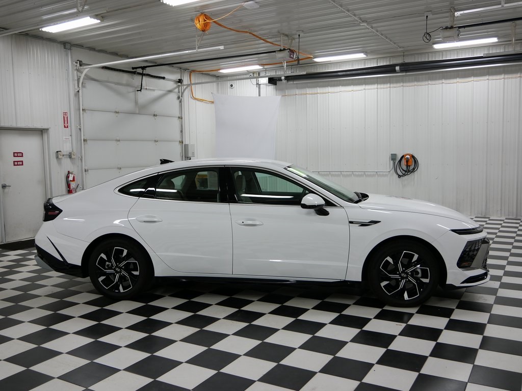 Used 2024 Hyundai Sonata SEL with VIN KMHL64JA4RA428134 for sale in Rochester, Minnesota