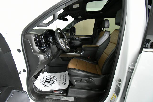 2024 Chevrolet Silverado 3500HD High Country photo 4