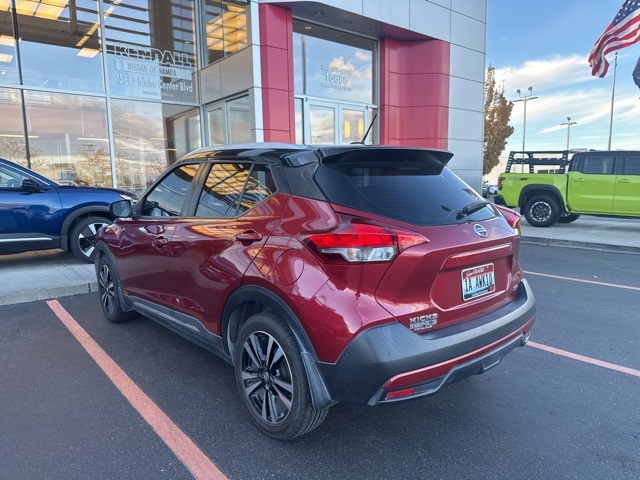 2019 Nissan Kicks SR photo 2