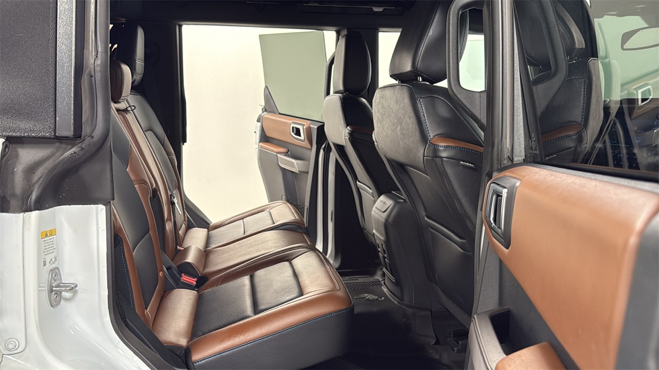 2022 Ford Bronco Outer Banks photo 17
