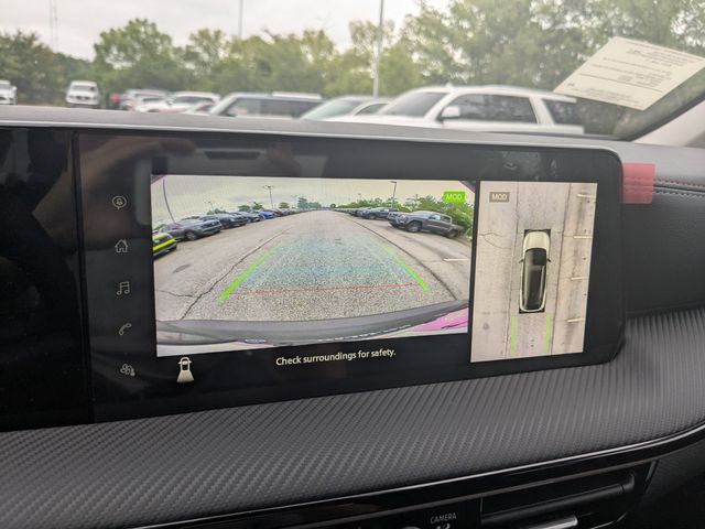 2025 Nissan Kicks SR photo 19