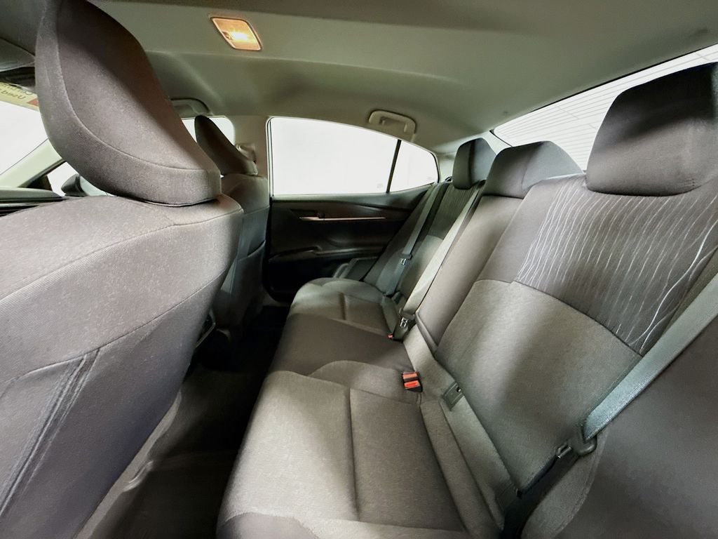 2025 Toyota Camry Hybrid LE photo 23