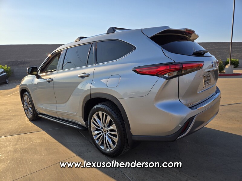 2021 Toyota Highlander Hybrid Platinum photo 4
