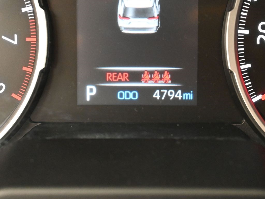 2022 Toyota RAV4 LE photo 15