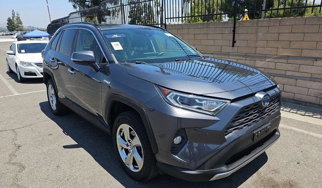 Used 2020 Toyota RAV4 Limited with VIN JTMD6RFV0LD001654 for sale in Northfield, Minnesota