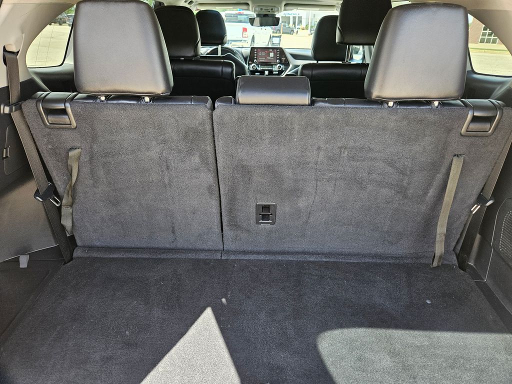 2022 Toyota Highlander XLE photo 27