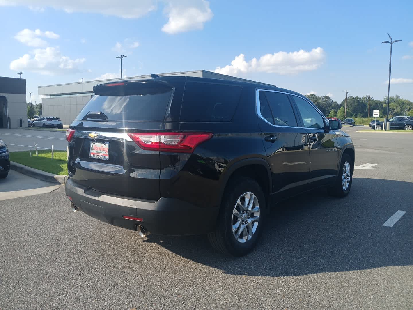 2021 Chevrolet Traverse LS photo 4