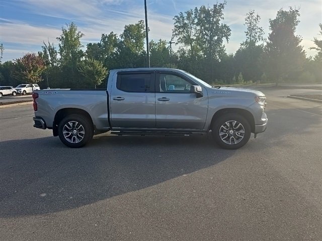 2025 Chevrolet Silverado 1500 RST photo 3