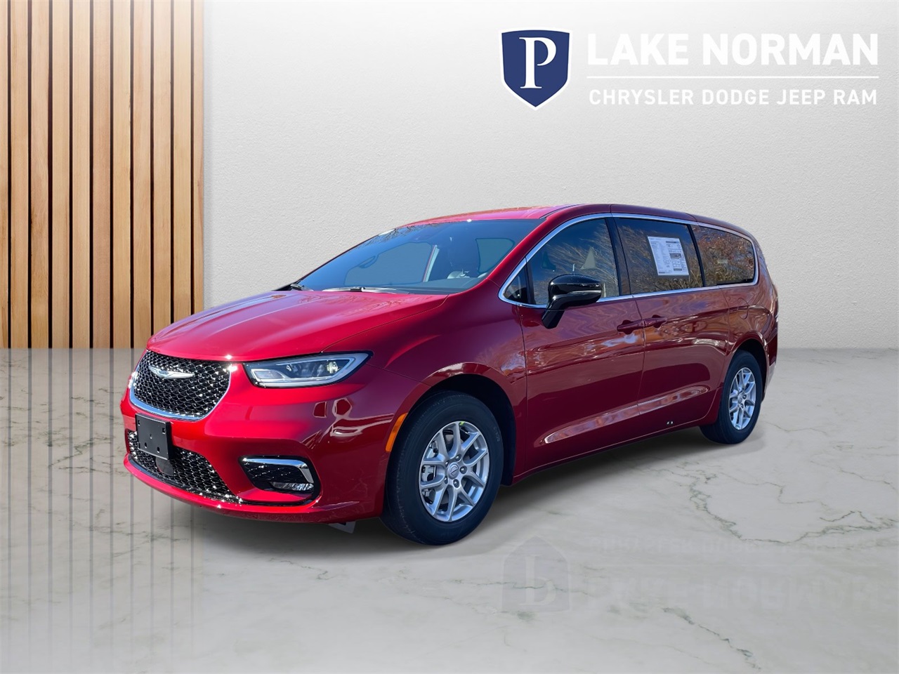 2026 Chrysler Pacifica photo 4