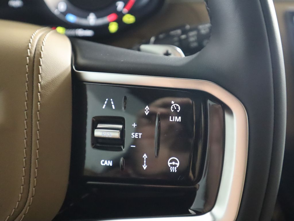 2025 Land Rover Range Rover Sport SE photo 12