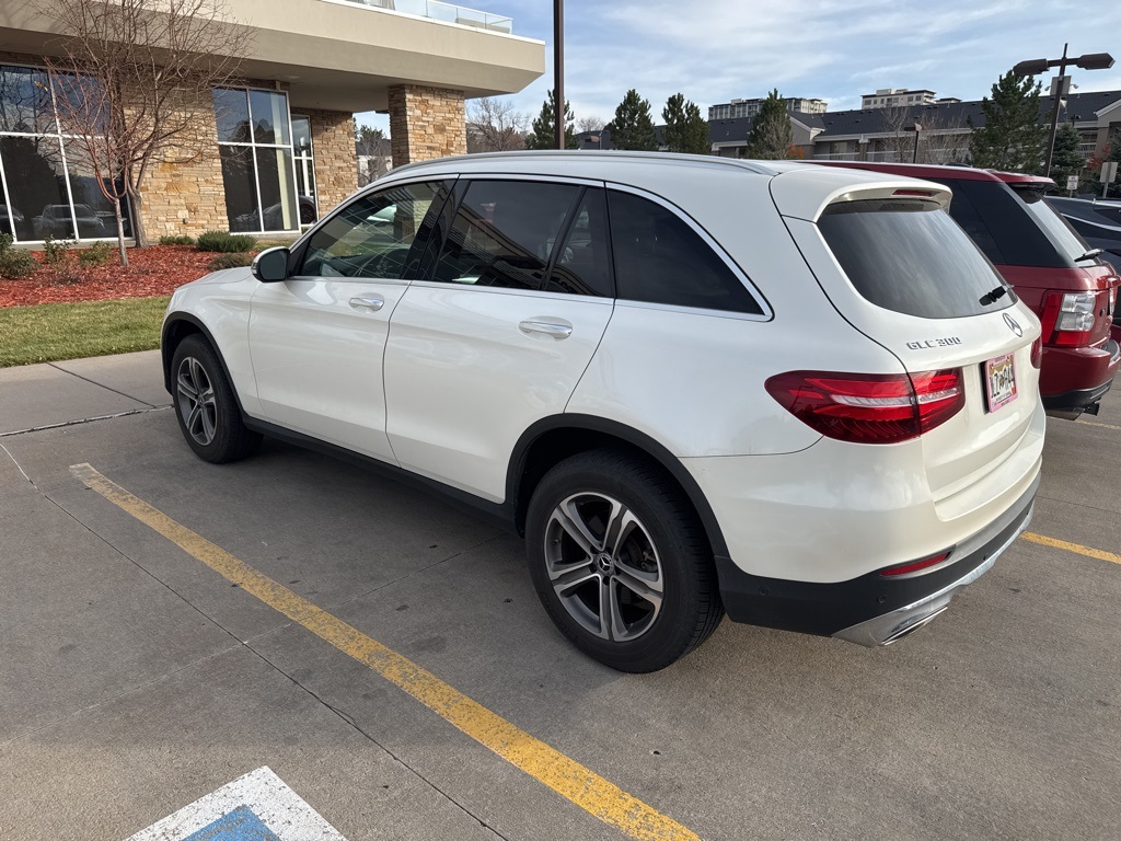 2018 Mercedes Benz GLC 300 photo 4