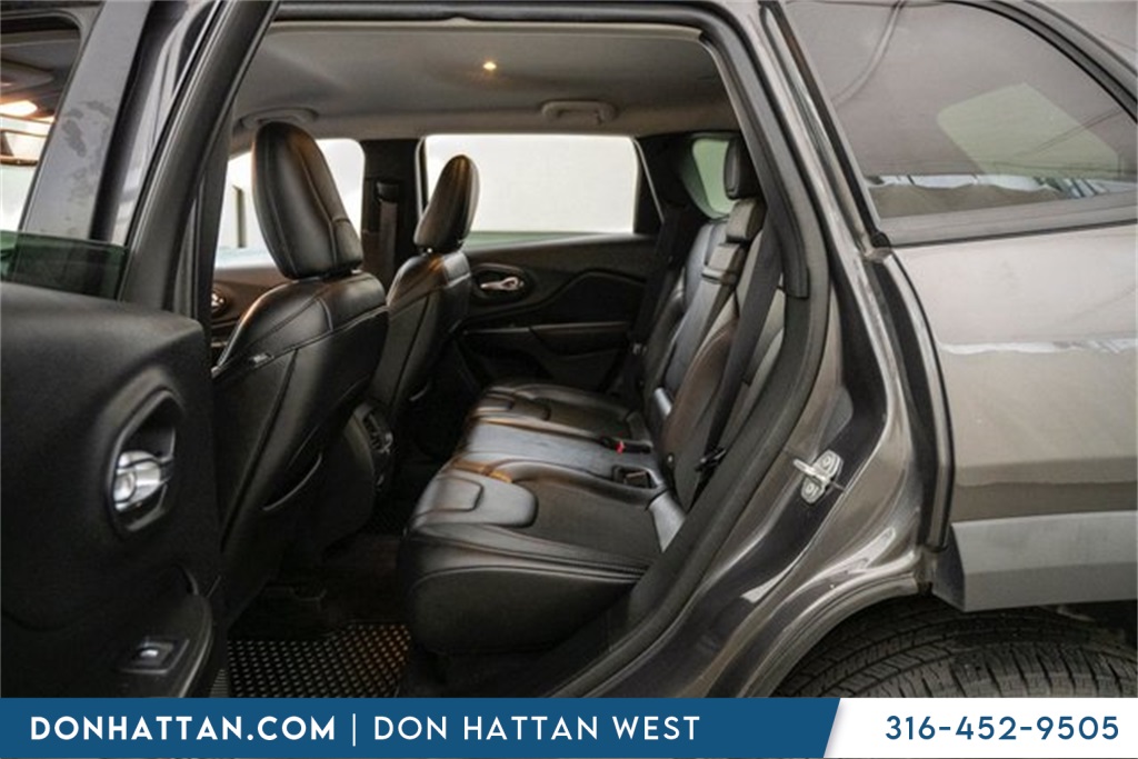2019 Jeep Cherokee Trailhawk photo 22