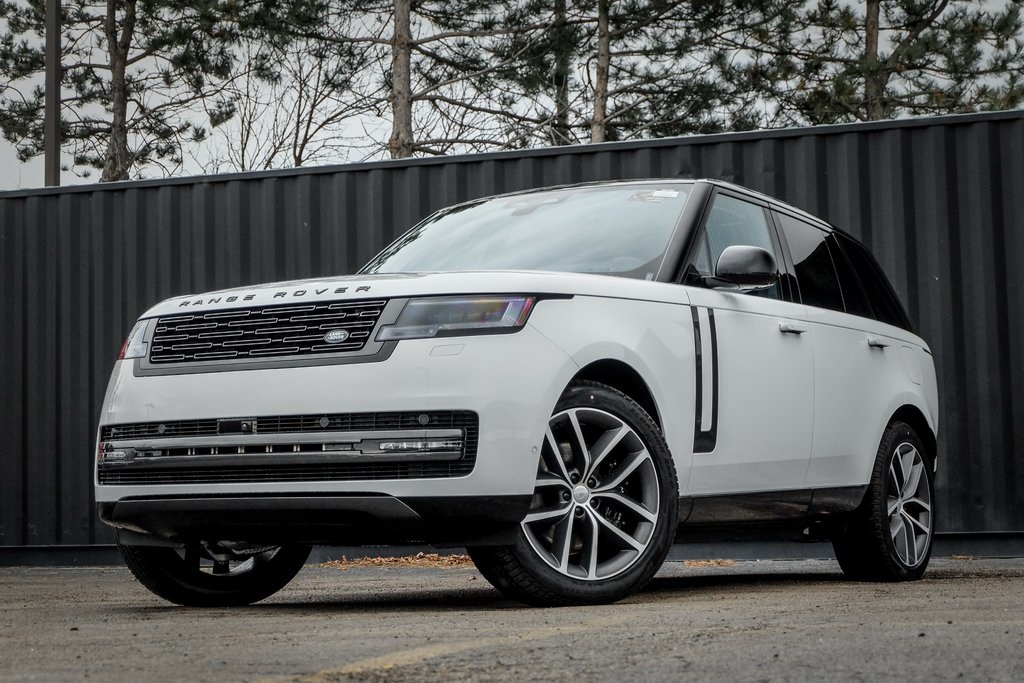 2025 Land Rover Range Rover SE's photo