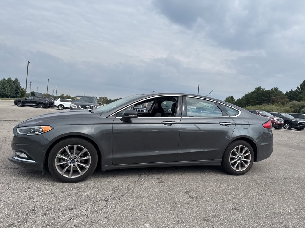 2017 Ford Fusion SE photo 4