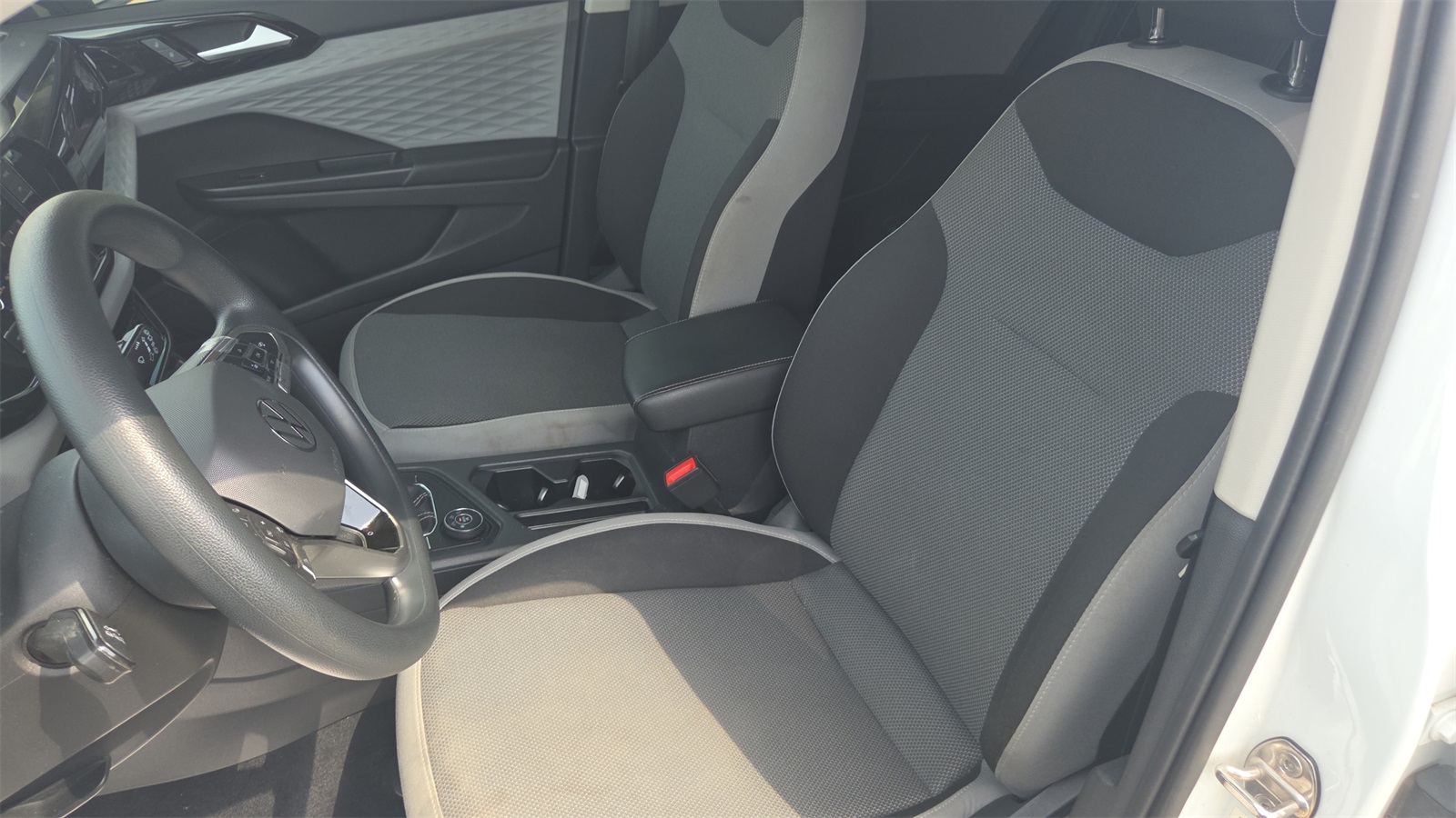 2022 Volkswagen Taos S photo 16