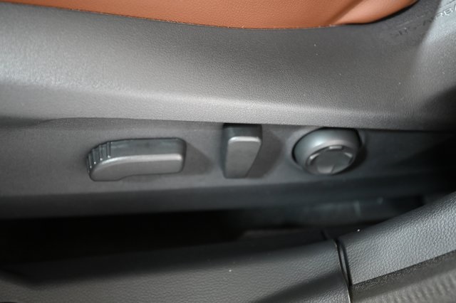 2025 Subaru Outback Touring photo 21