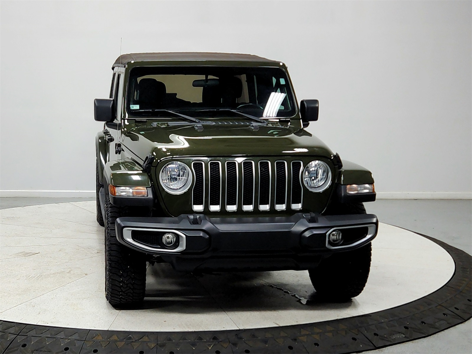 2021 Jeep Wrangler Unlimited Sahara photo 2