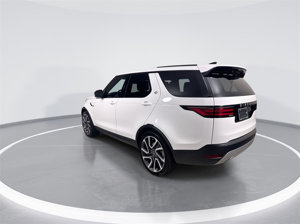 2025 Land Rover Discovery S photo 5
