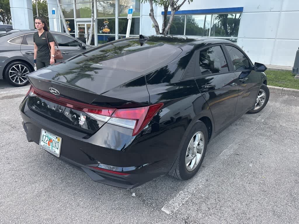 2023 Hyundai Elantra SE photo 4