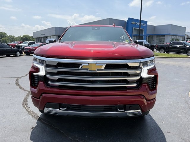 2025 Chevrolet Silverado 1500 High Country photo 2