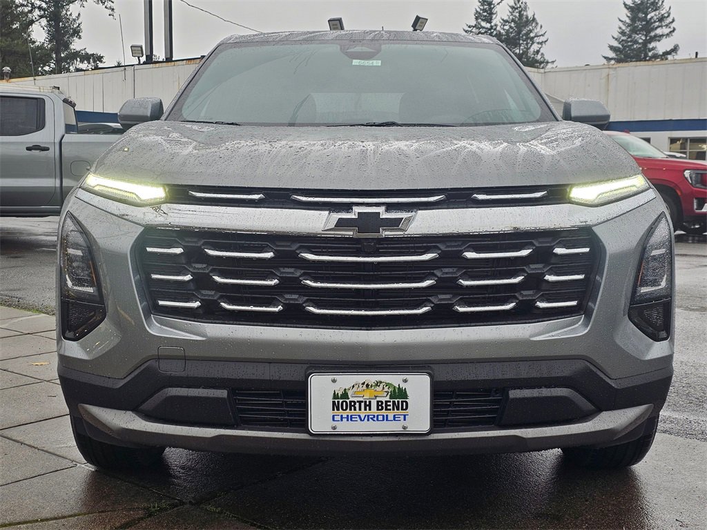 2026 Chevrolet Equinox LT photo 2