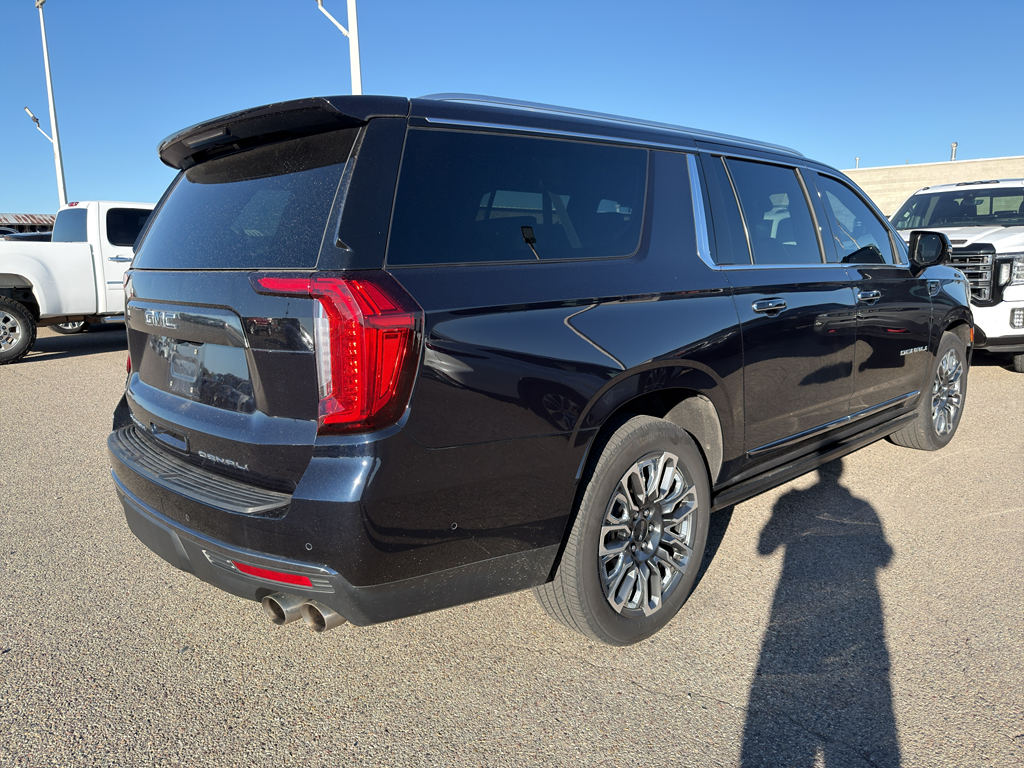 2023 Gmc Yukon XL Denali Ultimate photo 3
