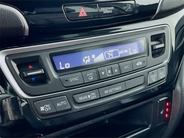 2022 Honda Ridgeline Black Edition photo 17