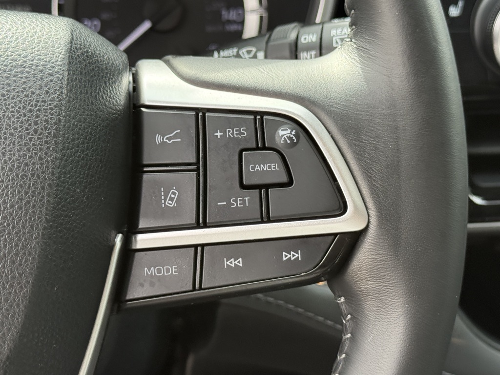 2023 Toyota Highlander XLE photo 24