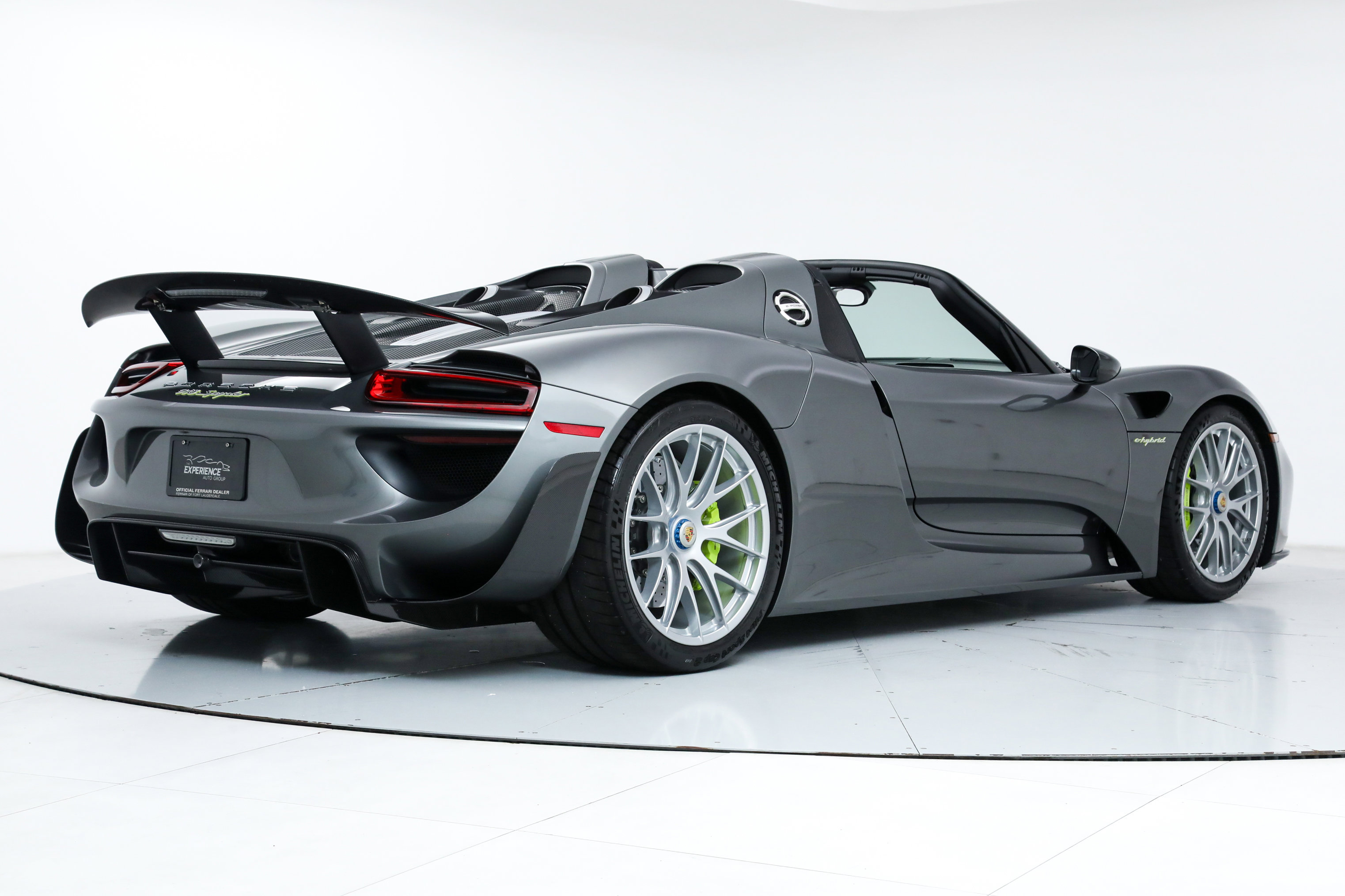 2015 Porsche 918 Spyder photo 3