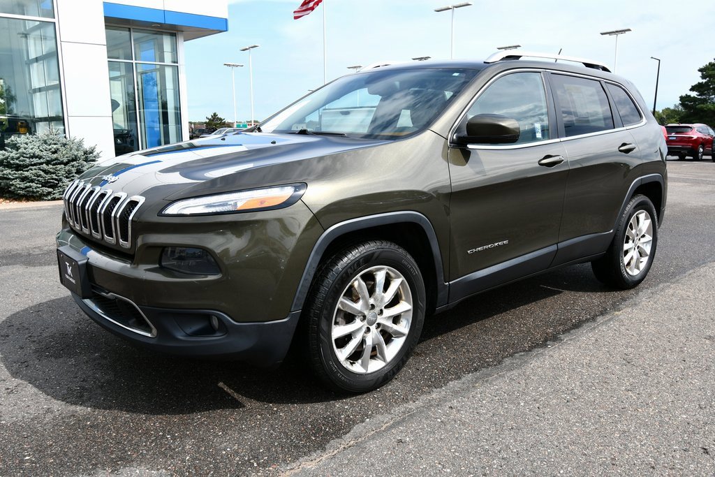 Used 2015 Jeep Cherokee Limited with VIN 1C4PJMDB9FW588338 for sale in North Branch, Minnesota