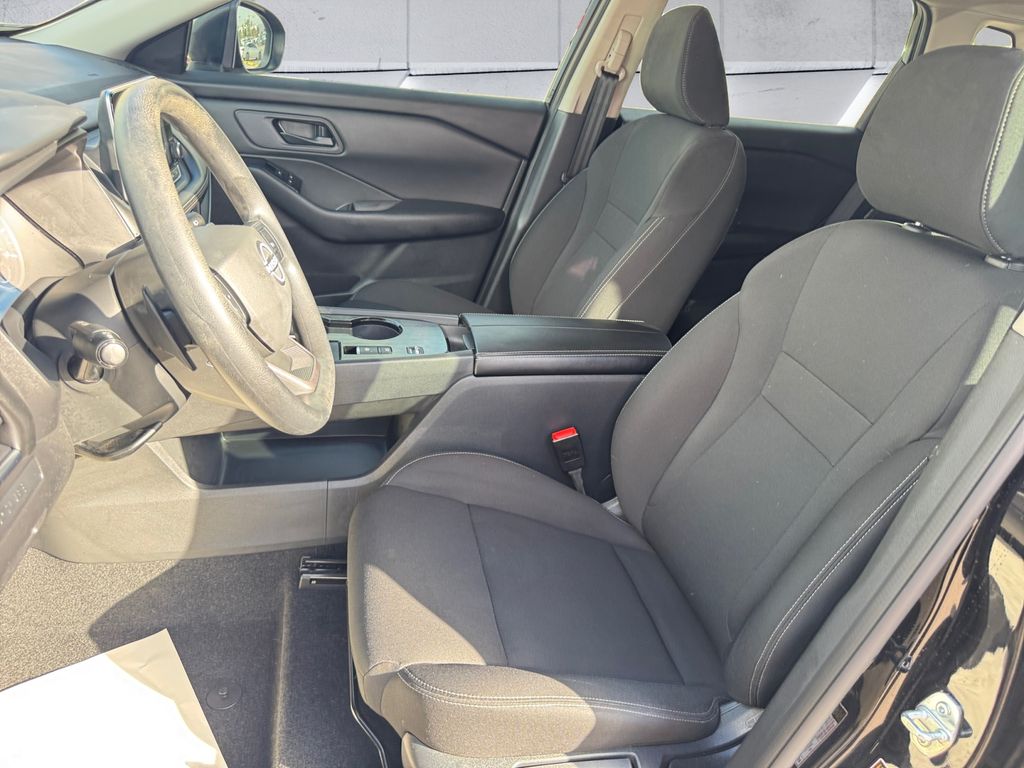 2025 Nissan Rogue S photo 6