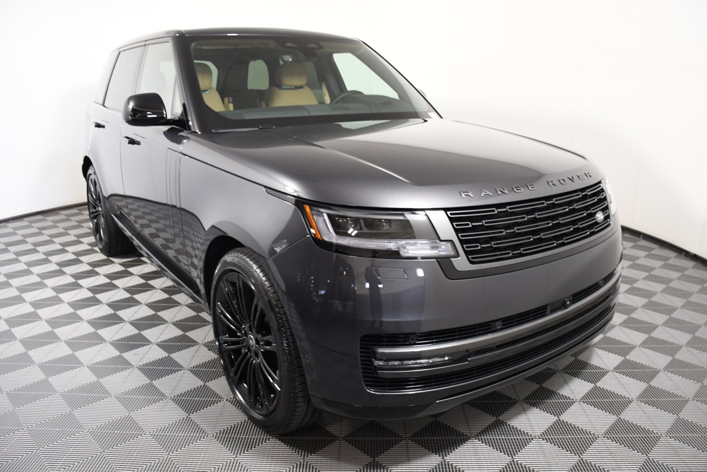 2025 Land Rover Range Rover SE photo 9